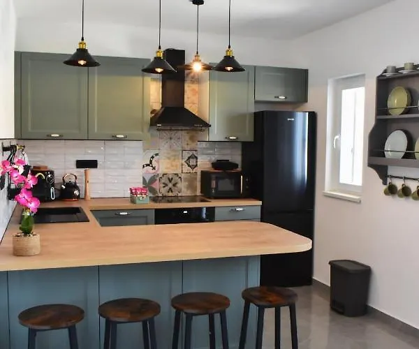 Peruzin Апартаменты Паг